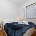 Garina Apartament *