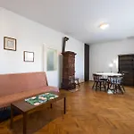 Apartament Garina *